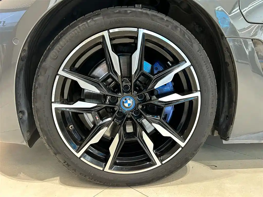 BMW i4 — миниатюра 9