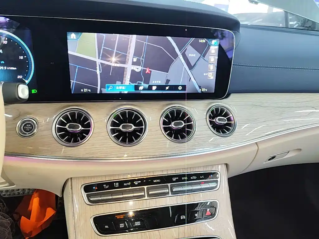 Mercedes-Benz E-Class (Import) — миниатюра 13
