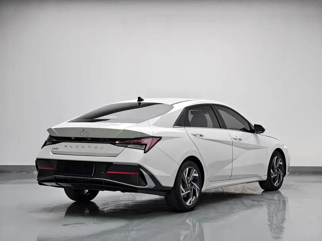 Hyundai Elantra — миниатюра 5