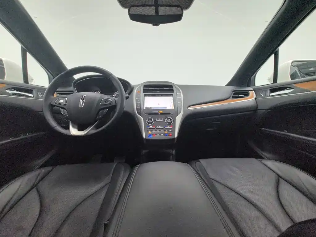 Lincoln MKC — миниатюра 5