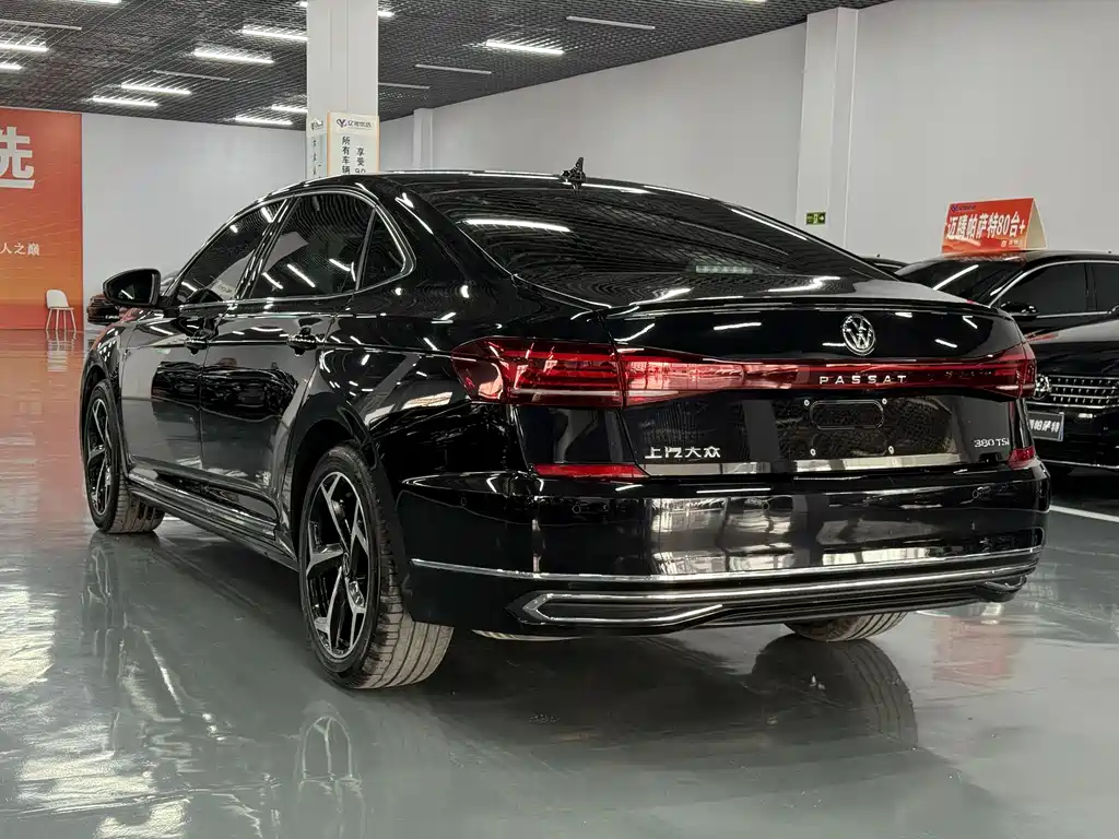 Volkswagen Passat 2026 380TSI
