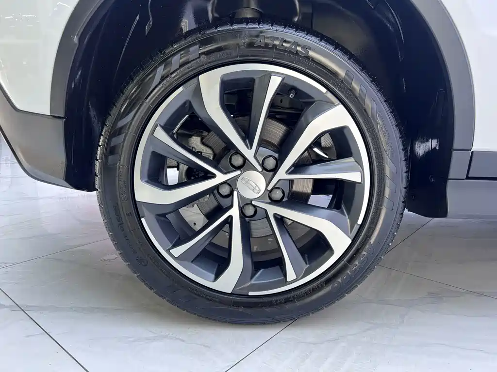 Geely Emgrand S — миниатюра 19