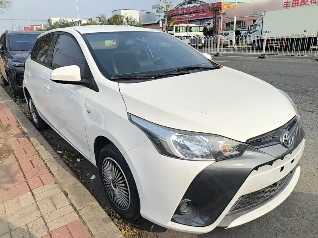 Toyota Yaris L — миниатюра 4