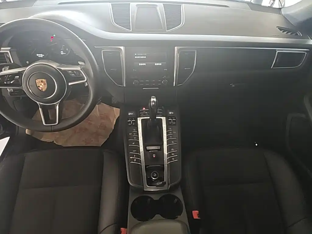 Porsche Macan — миниатюра 13