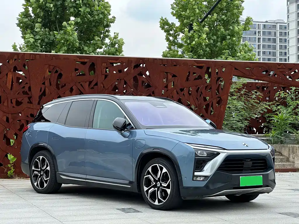 NIO ES8