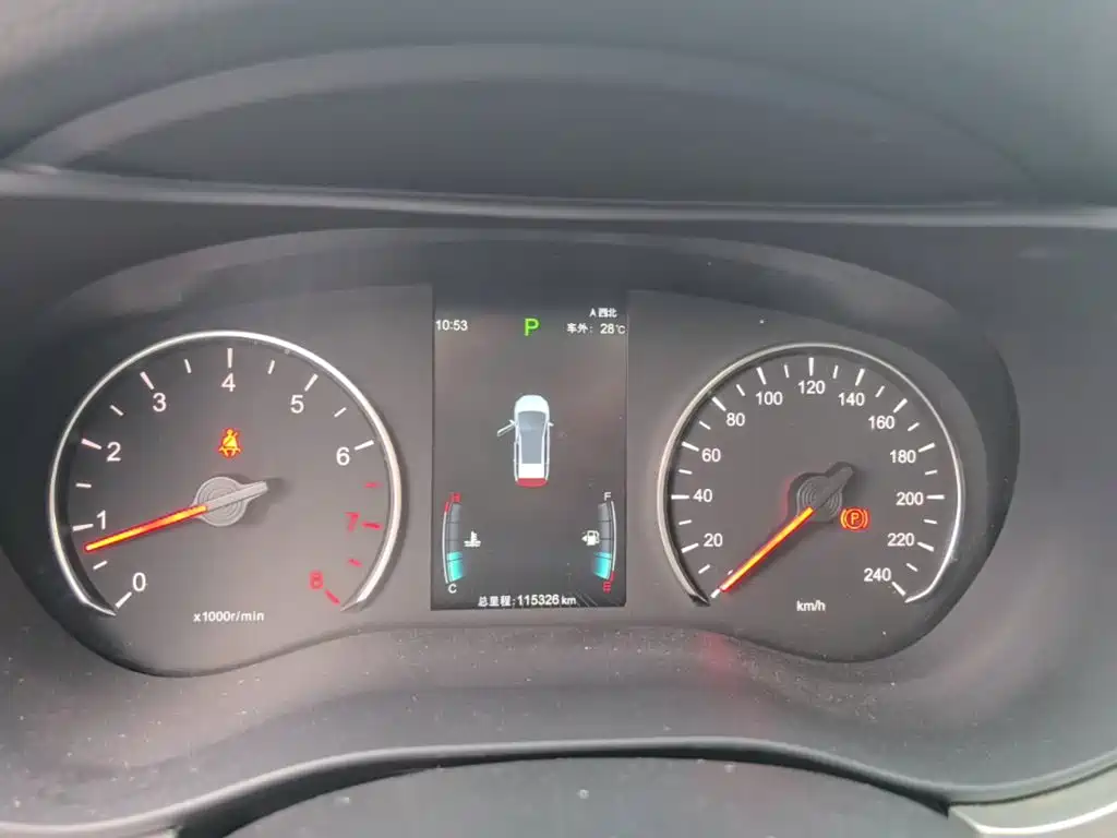 BYD MAX — миниатюра 12