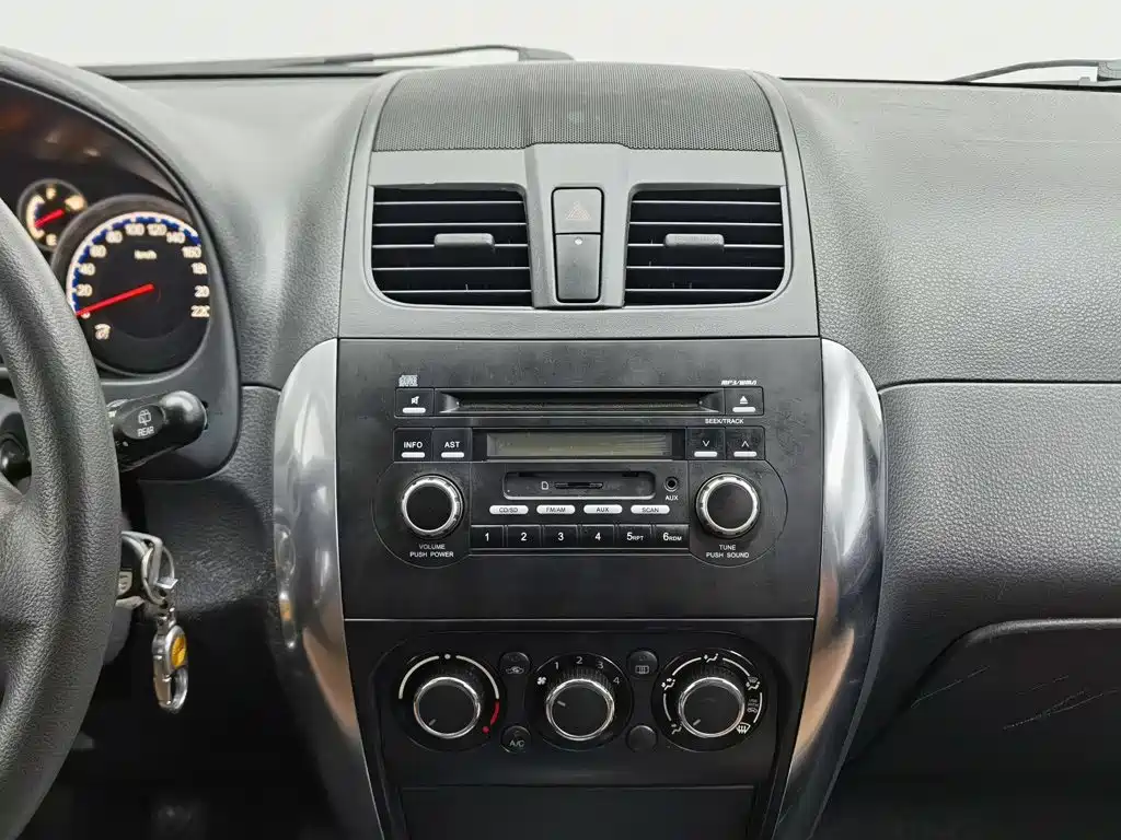 Suzuki SX4 — миниатюра 12