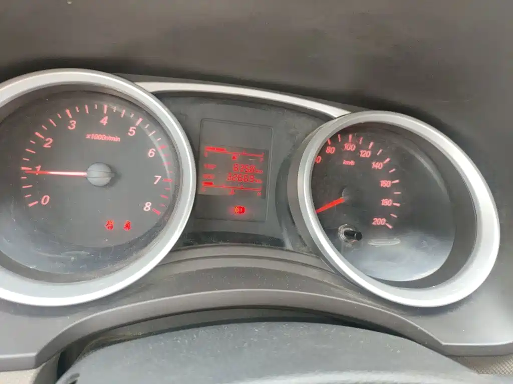 Wuling Hongguang — миниатюра 13