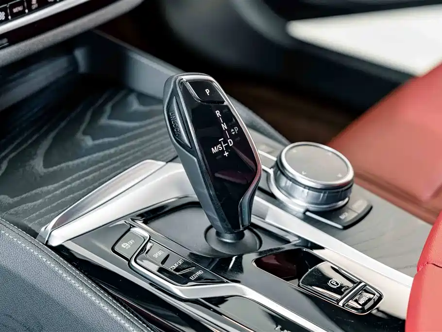 BMW 5 Series — миниатюра 14