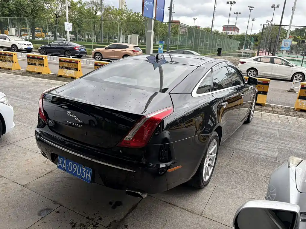 Jaguar XJ — миниатюра 5