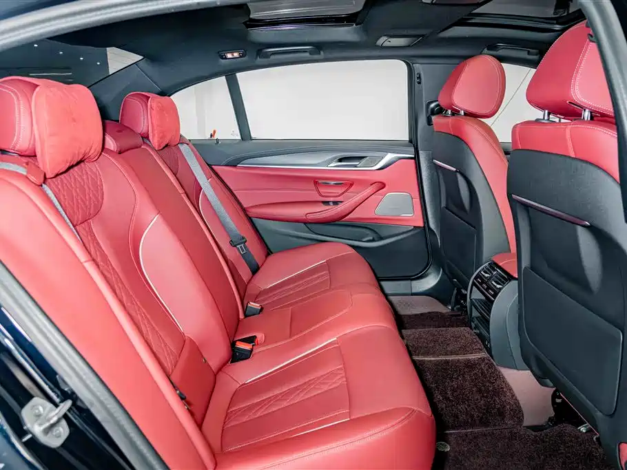BMW 5 Series — миниатюра 21