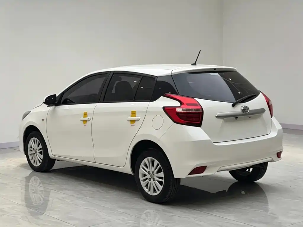 Toyota Vios FS — миниатюра 8