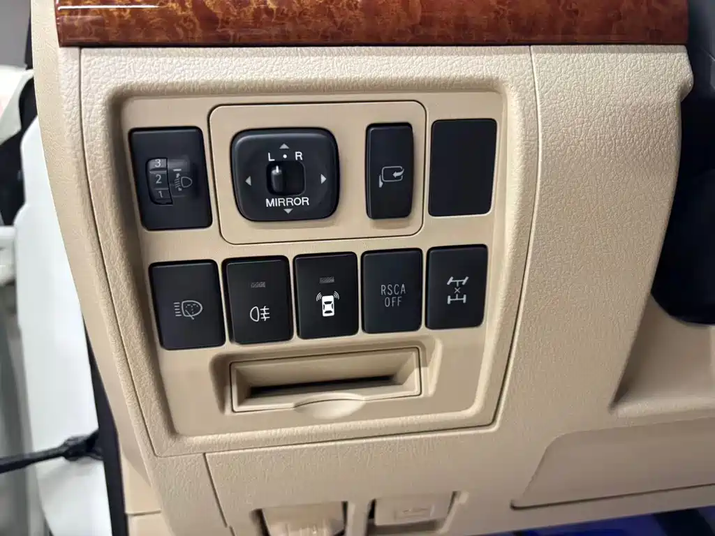 Toyota Land Cruiser — миниатюра 6