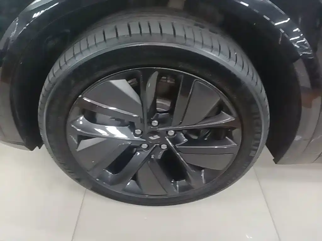 Li Auto Li L9 — миниатюра 23