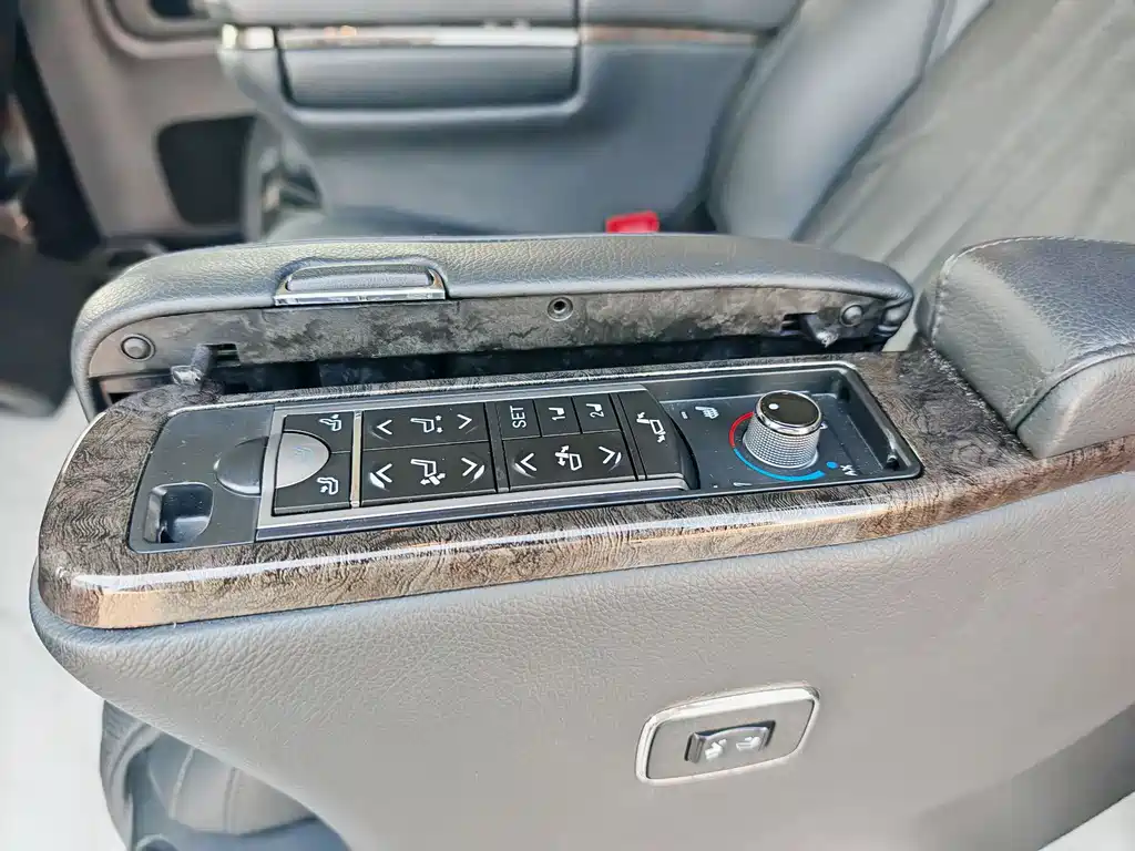 MERCEDES-BENZ V CLASS