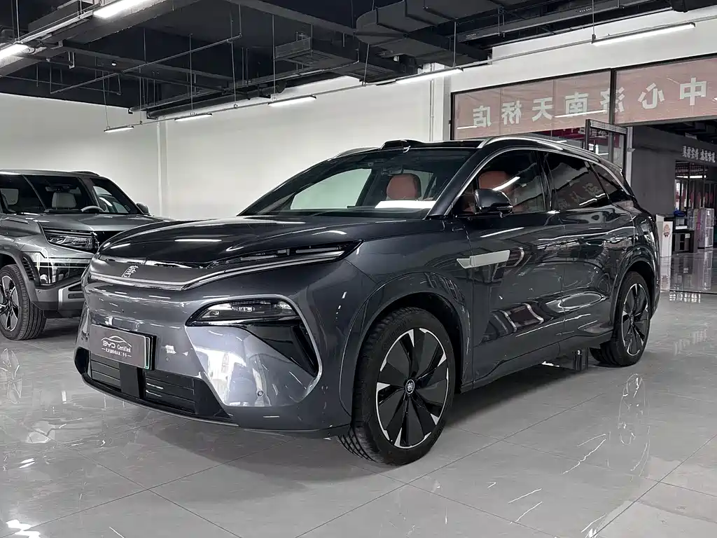 Byd 唐L 2025