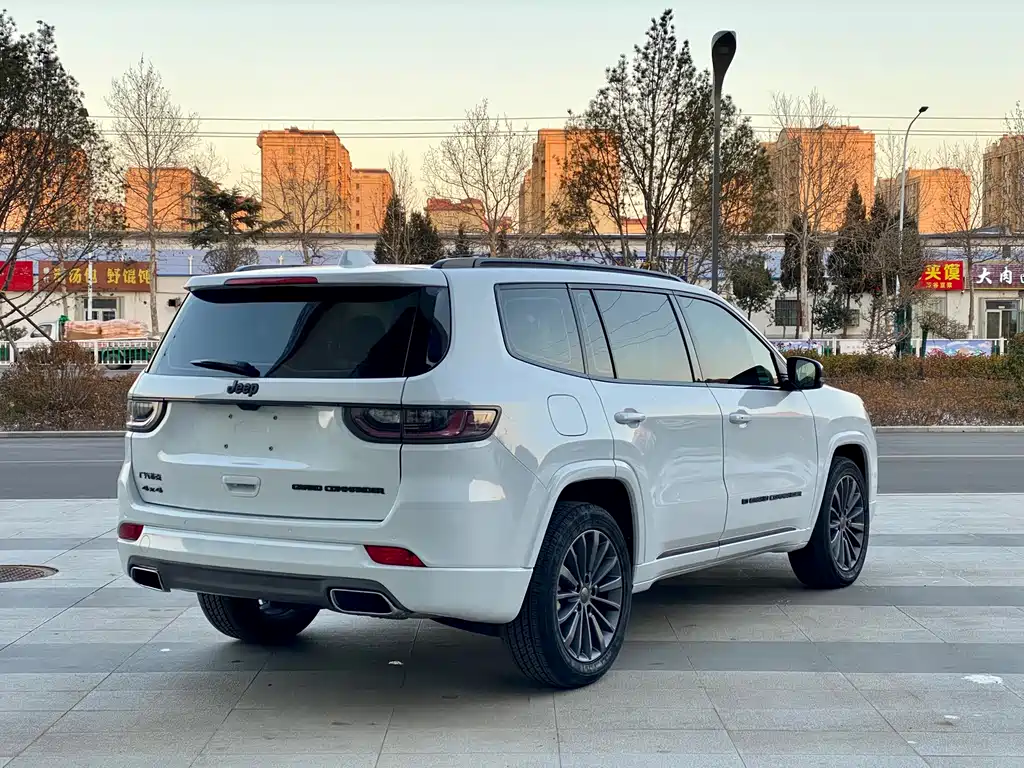 JEEP GRAND COMMANDER