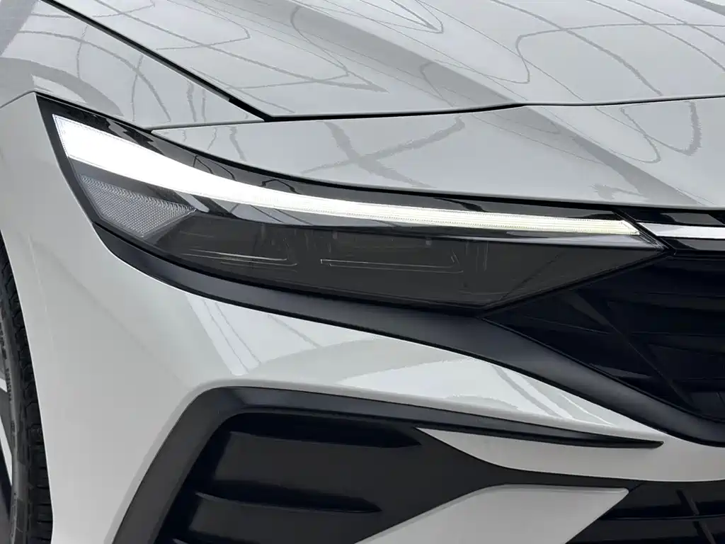 Hyundai Elantra — миниатюра 7