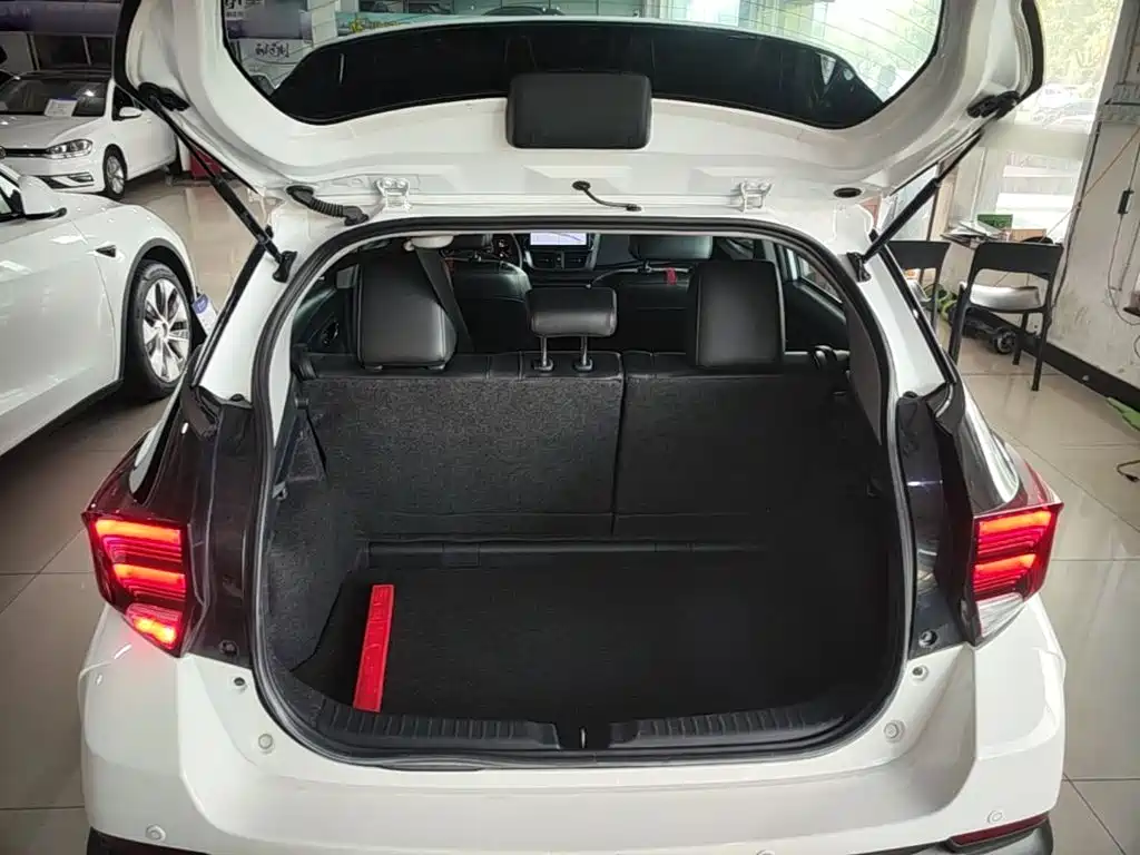 Toyota Yaris L — миниатюра 19