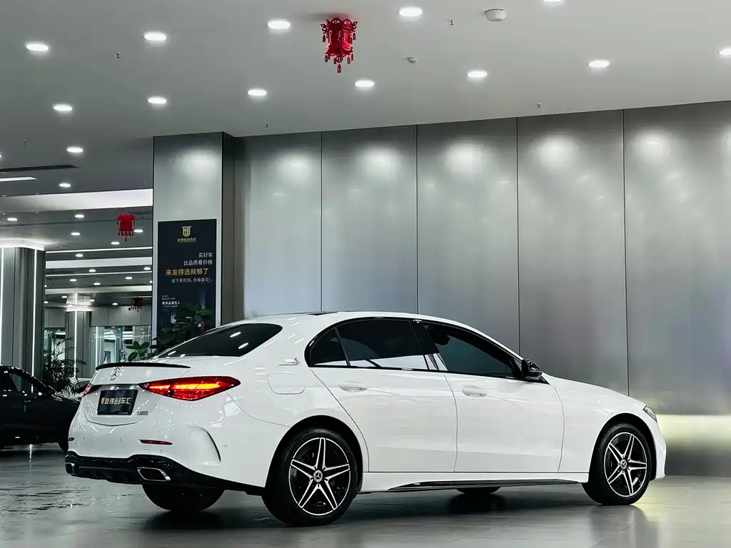 Mercedes-Benz C-Class — миниатюра 8