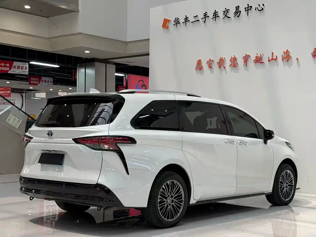 Toyota Sienna 2021 2.5L Luxury