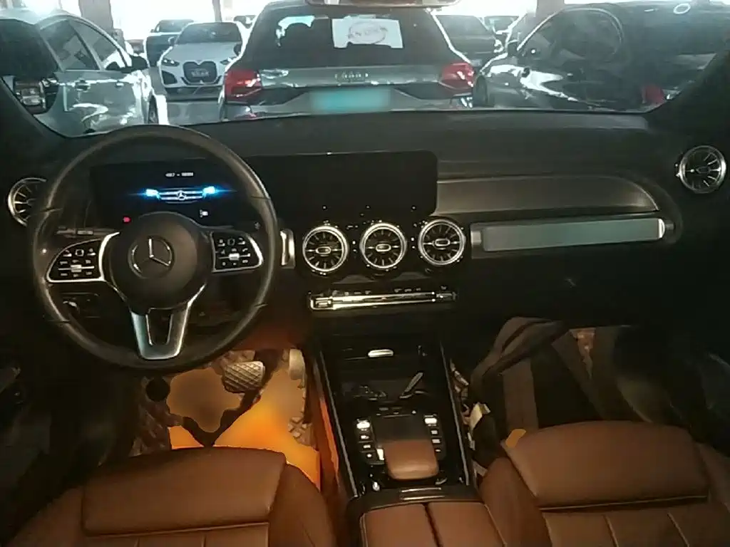 Mercedes-Benz GLB — миниатюра 10