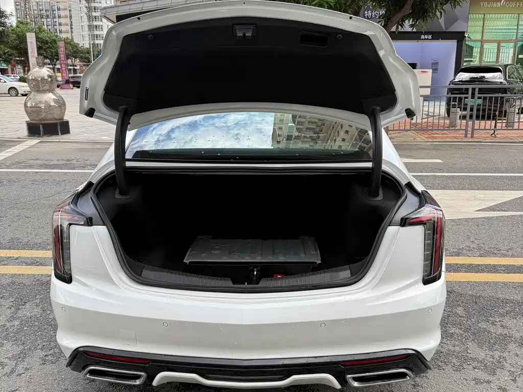Cadillac CT5 — миниатюра 9