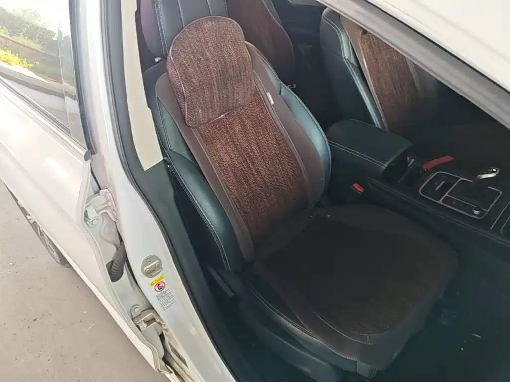 BYD MAX — миниатюра 25