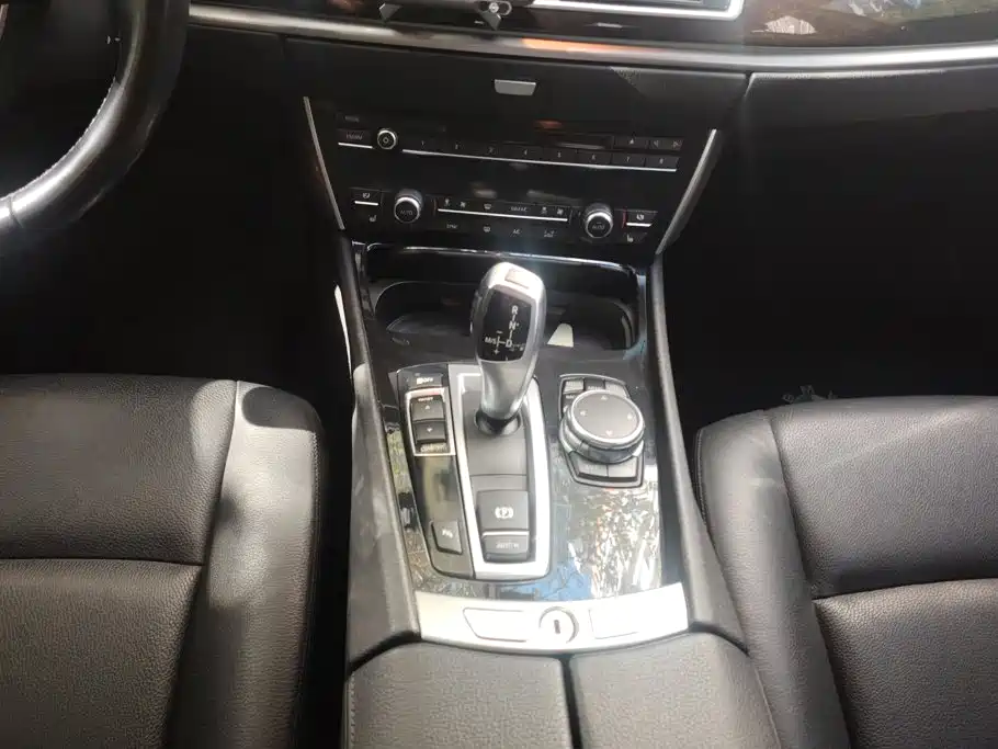 BMW 5 Series GT — миниатюра 16