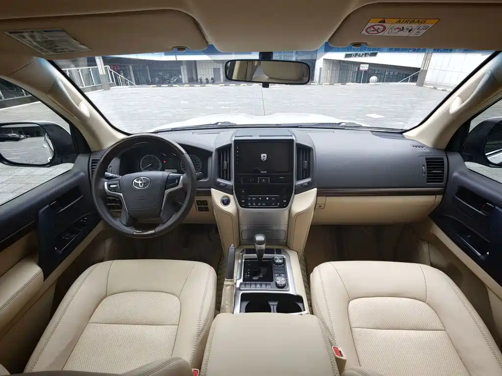 Toyota Land Cruiser — миниатюра 10