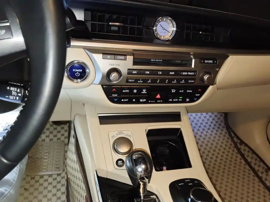 Lexus ES — миниатюра 14