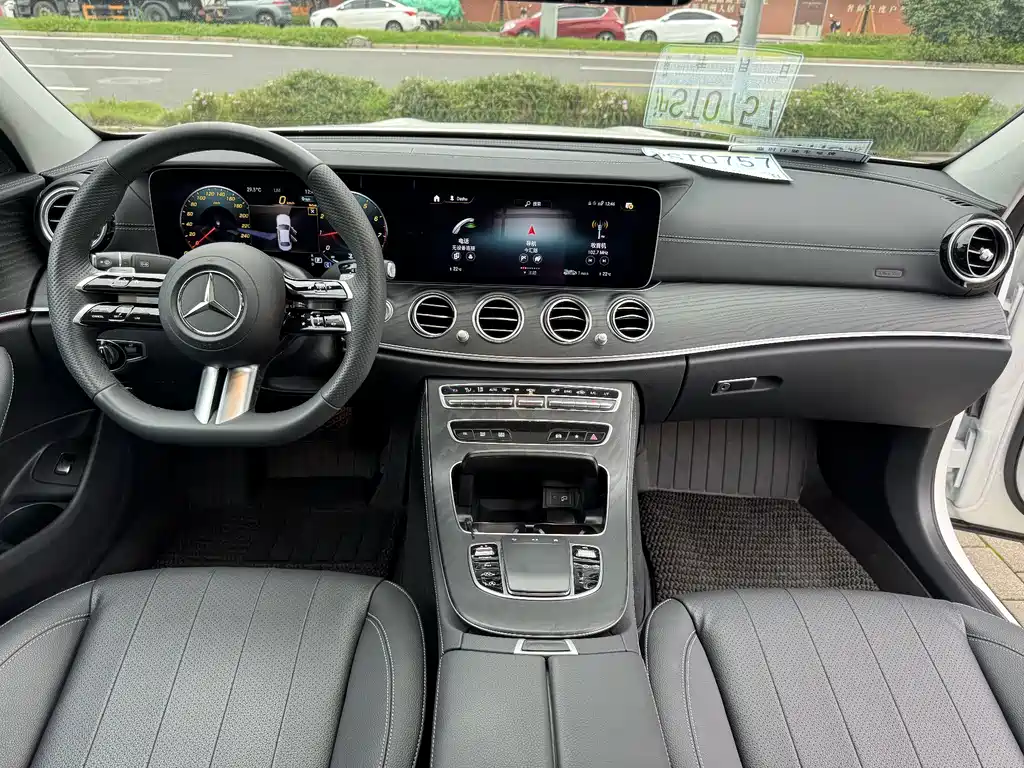 Mercedes-Benz E-Class (Import) — миниатюра 5