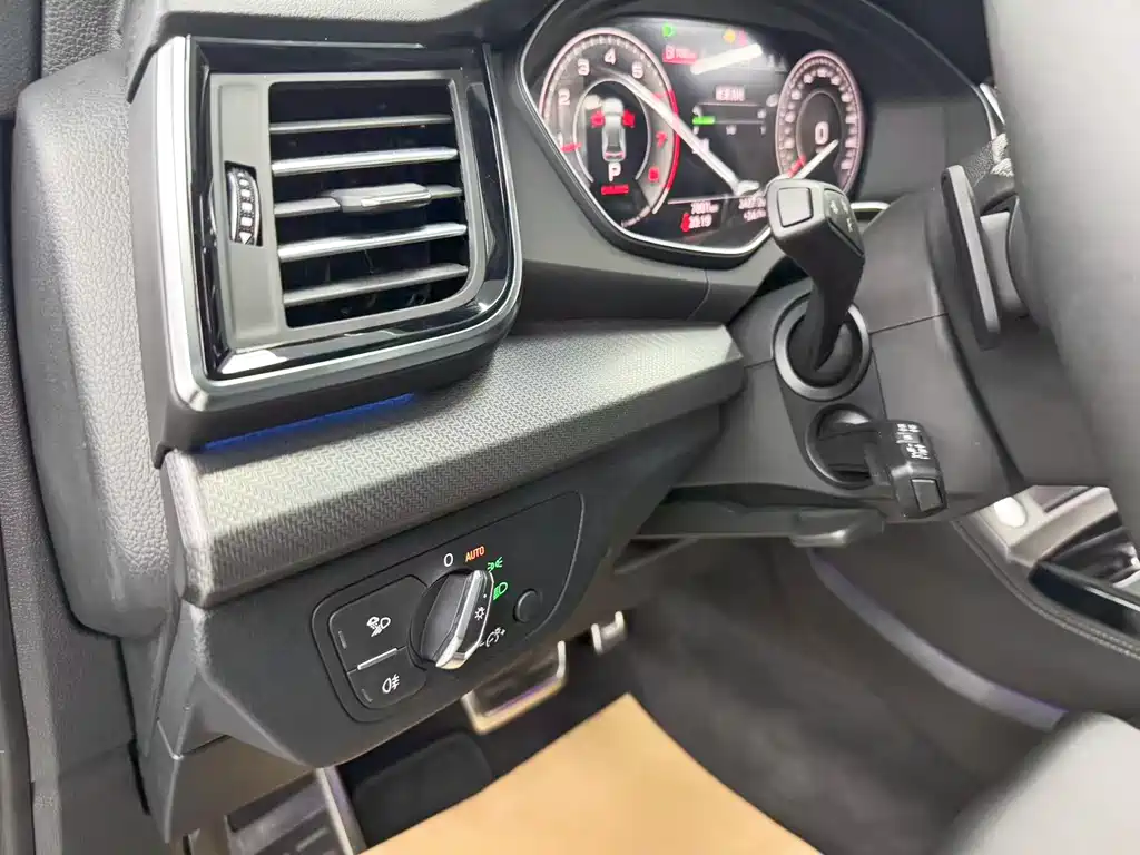 Audi Q5L 2024 40 TFSI Luxury