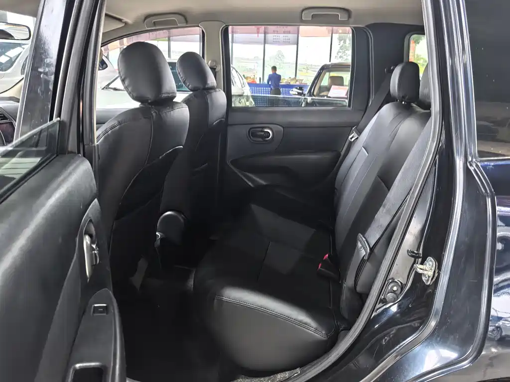 Nissan Livina — миниатюра 10