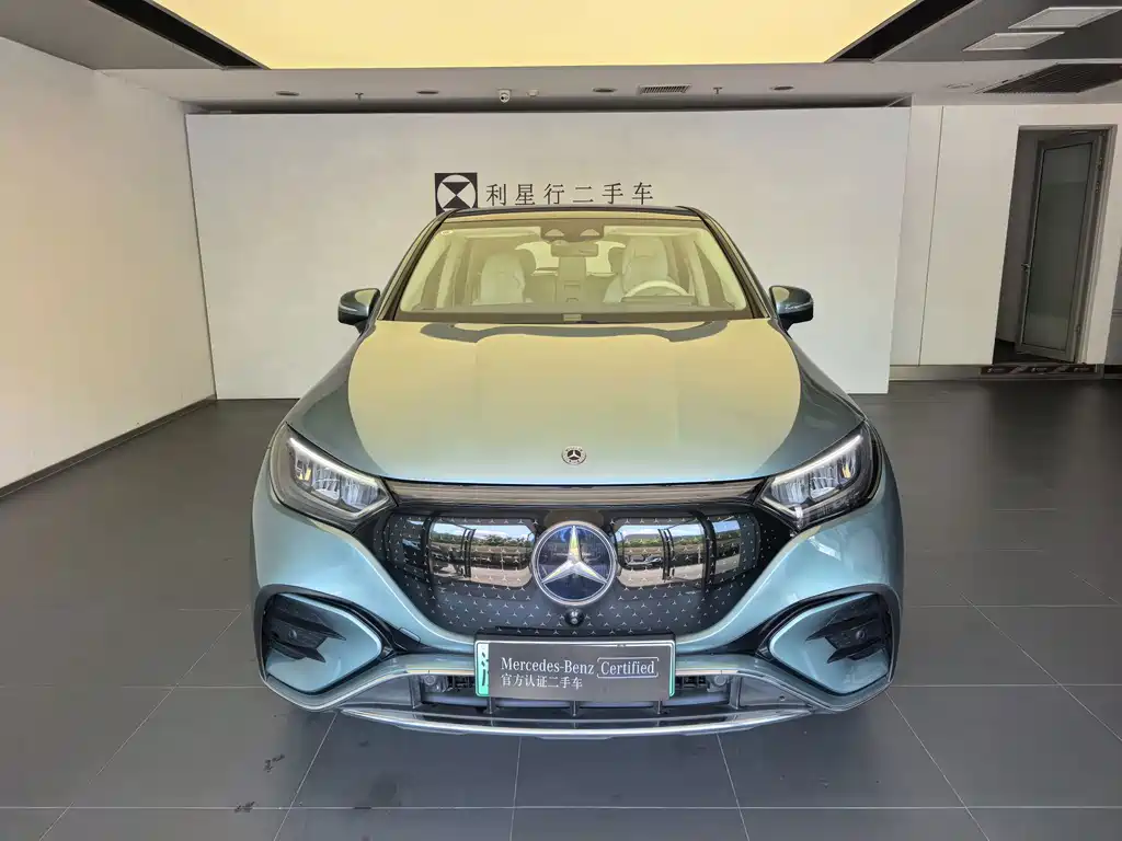 Mercedes-Benz EQE SUV — миниатюра 14