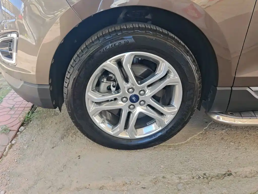 Ford Edge — миниатюра 23