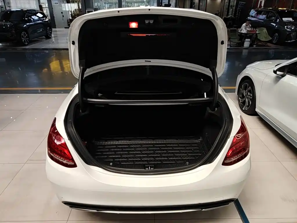 Mercedes-Benz C-Class — миниатюра 19