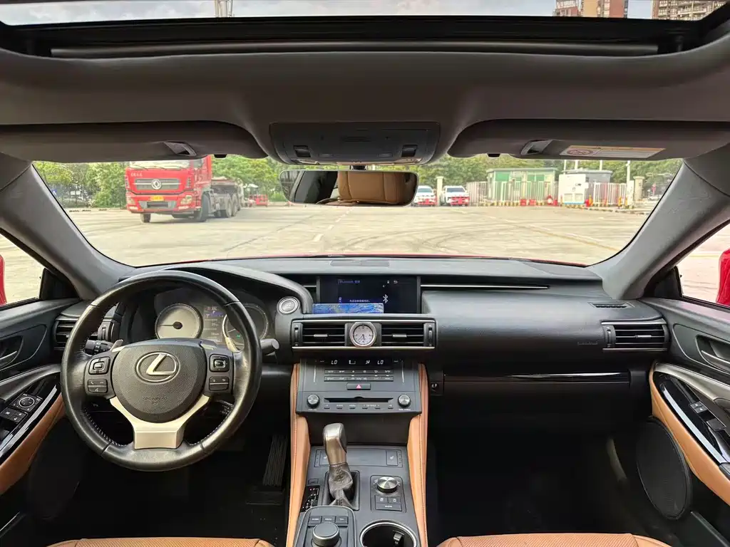 Lexus RC 2016 200t