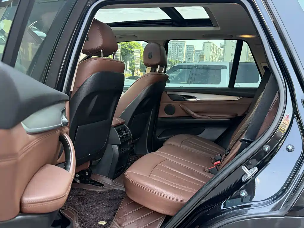 BMW X5 (Import) — миниатюра 10