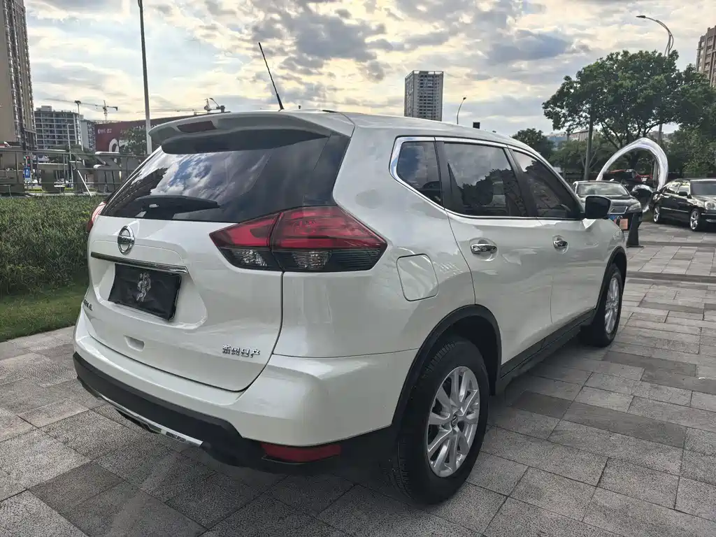 Nissan X-Trail — миниатюра 5