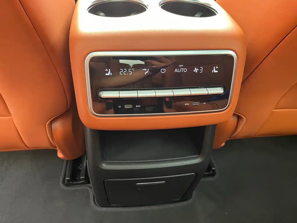 Li Auto Li L8 — миниатюра 13