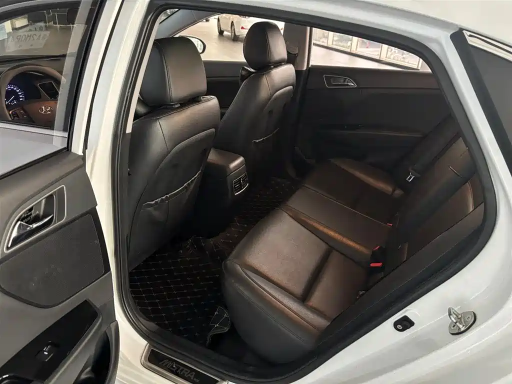 Hyundai Mistra — миниатюра 18