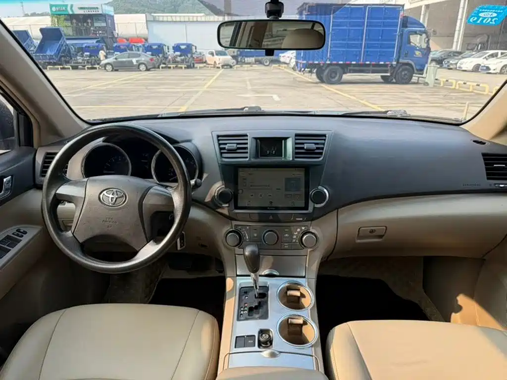 Toyota Highlander — миниатюра 9