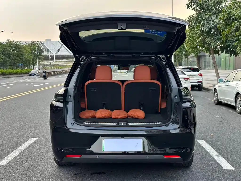 Li Auto Li L8 — миниатюра 21