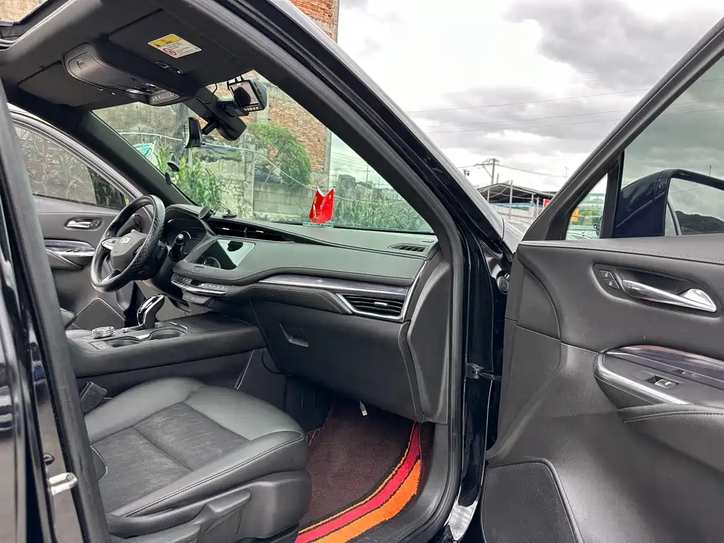 Cadillac XT4 — миниатюра 12