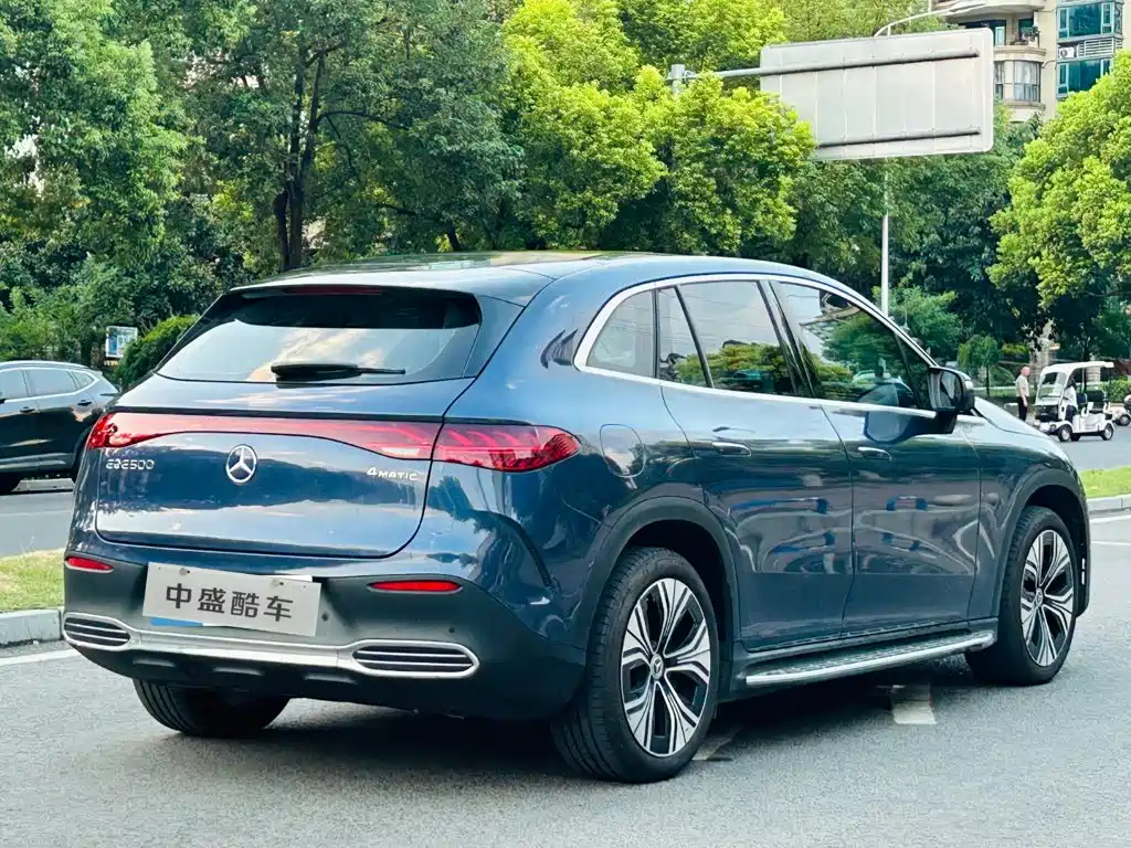 Mercedes-Benz EQE SUV — миниатюра 6