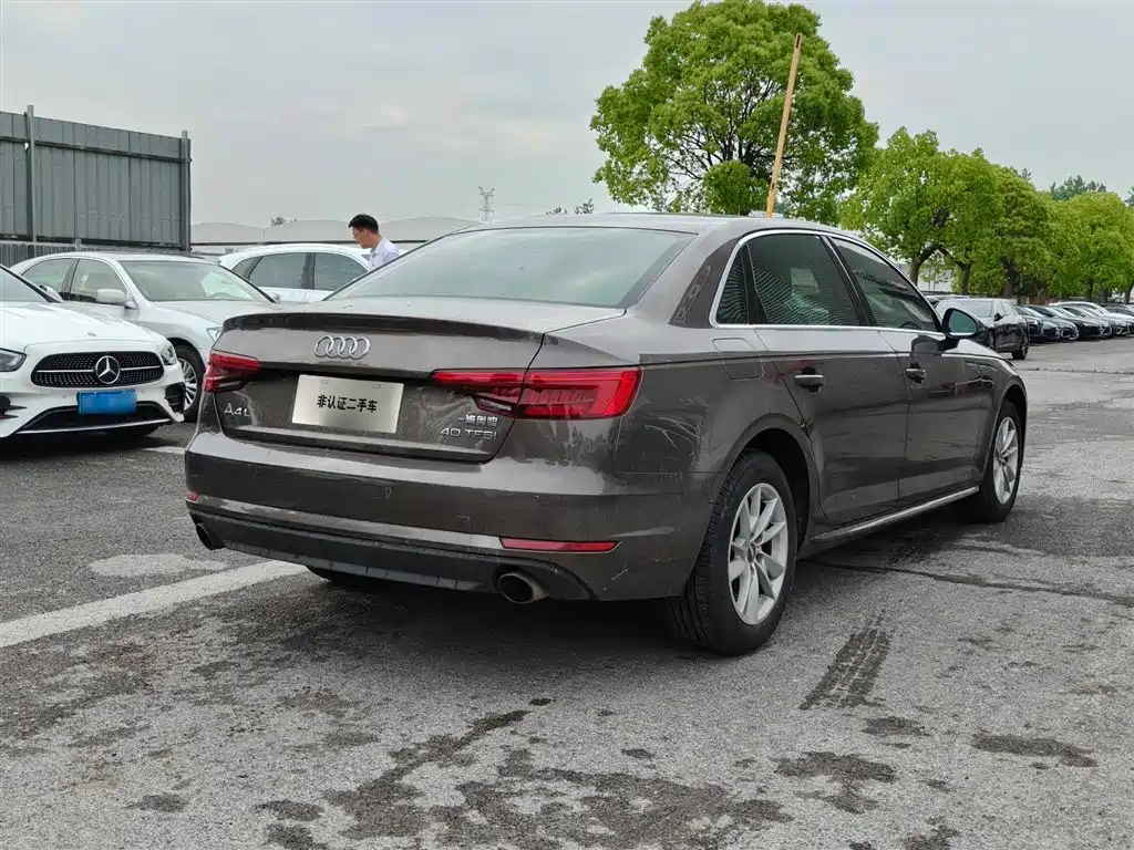 Audi A4L 2017 40 TFSI