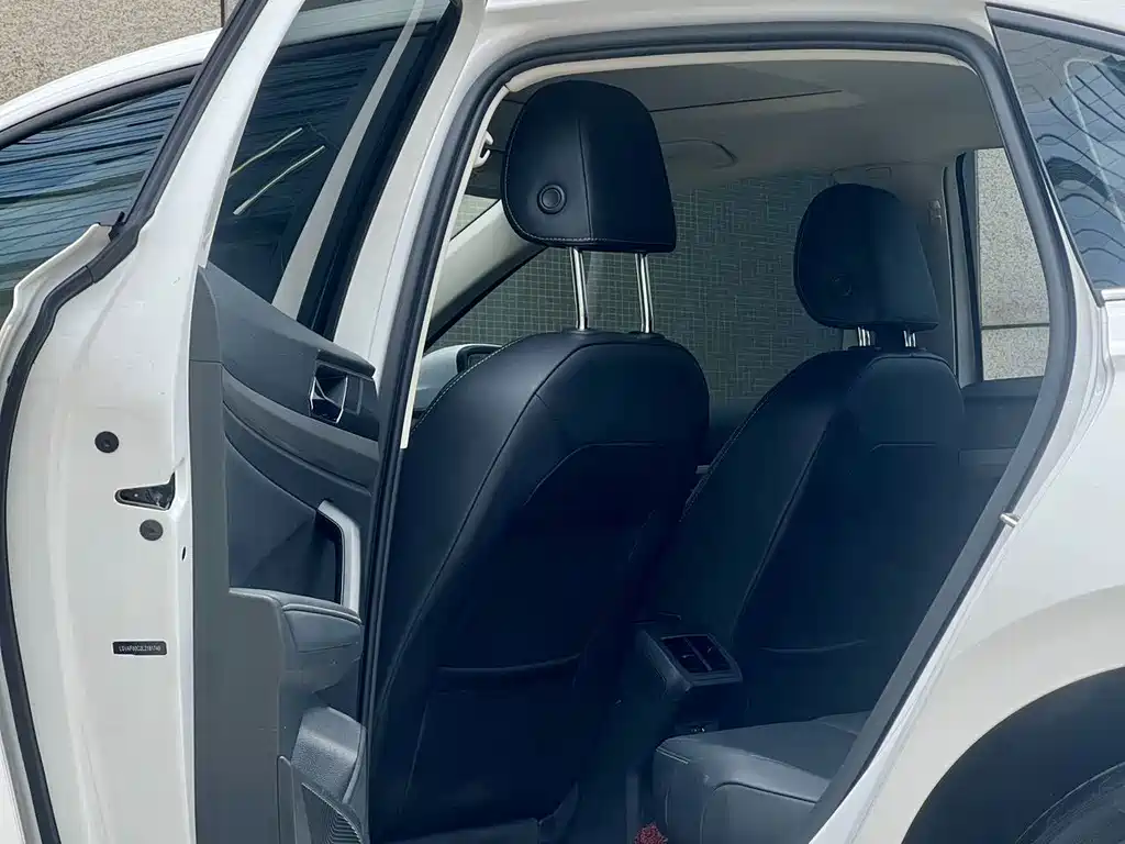 Volkswagen Lavida — миниатюра 9