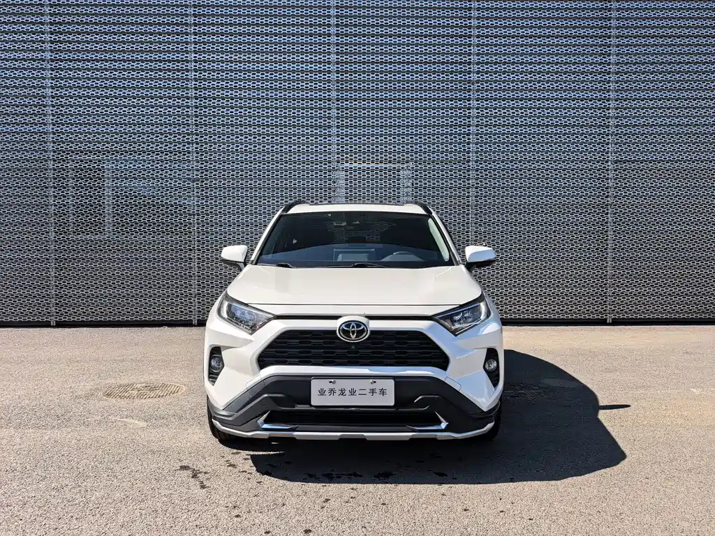 Toyota RAV4 — миниатюра 3