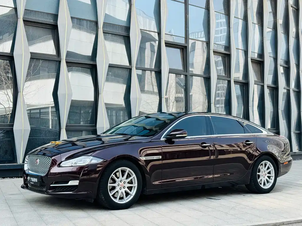 Купить Jaguar XJ